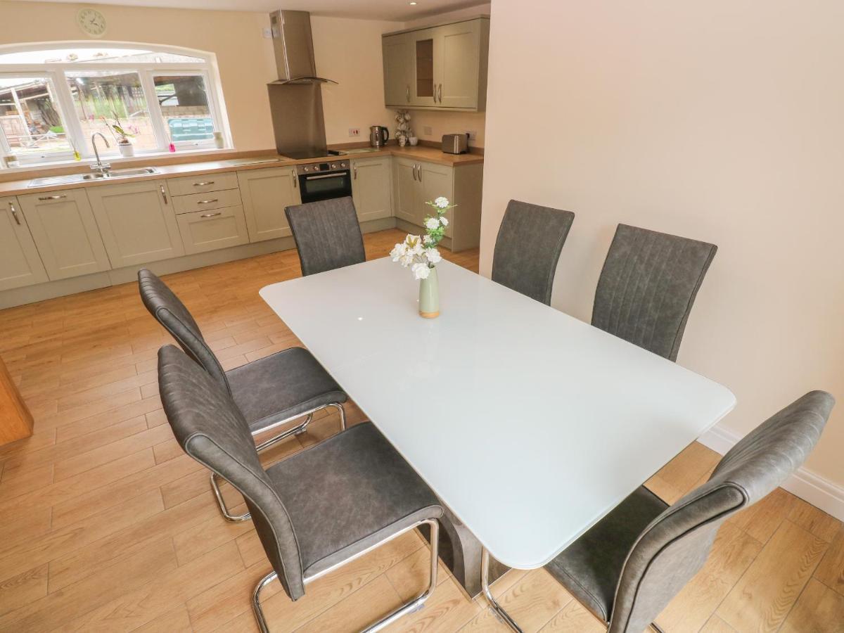 Villa Woodpecker Barn à Pontyclun Extérieur photo